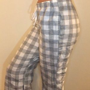 GRAY AND WHITE LOUNGE PANTS (NEVER WORN)